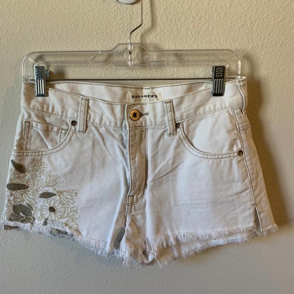 Bullhead Jean Shorts White Floral Embroidery